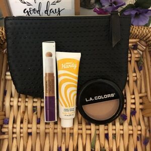 🍒5-$50 Makeup Bundle 
Concealer, Hand Lotion & Foundation
Cute essentials